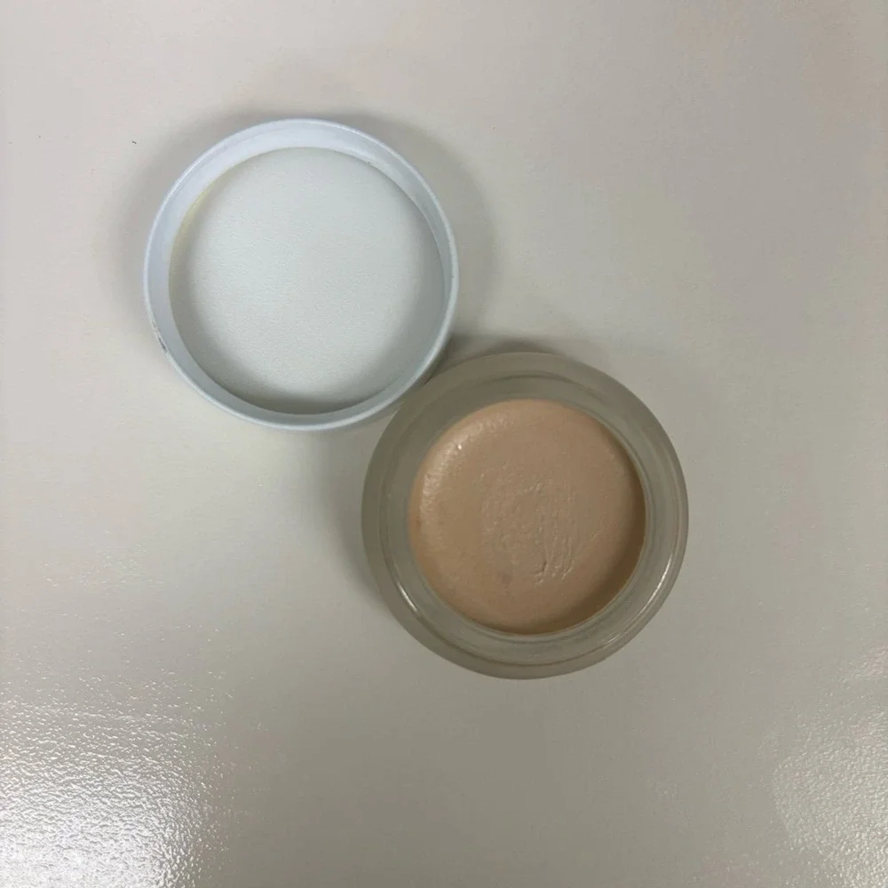 RMS beauty un cover up concealer in 000
